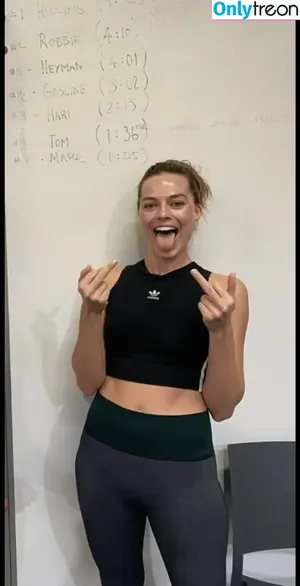 Margot Robbie / margotrobbieofficial nude photo #2708
