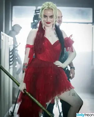 Margot Robbie / margotrobbieofficial nude photo #2869