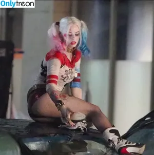 Margot Robbie / margotrobbieofficial nude photo #2873