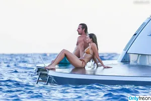 Margot Robbie / margotrobbieofficial nude photo #2897