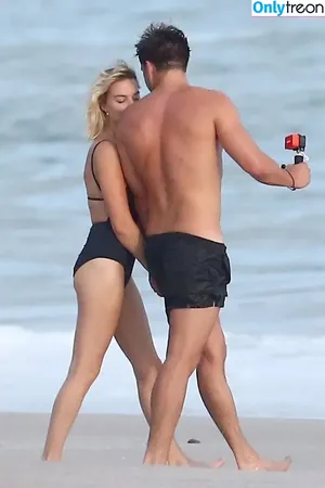 Margot Robbie / margotrobbieofficial nude photo #2911
