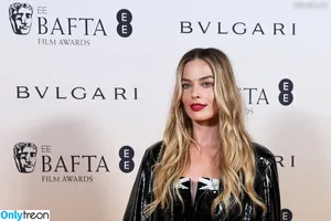 Margot Robbie / margotrobbieofficial nude photo #2941