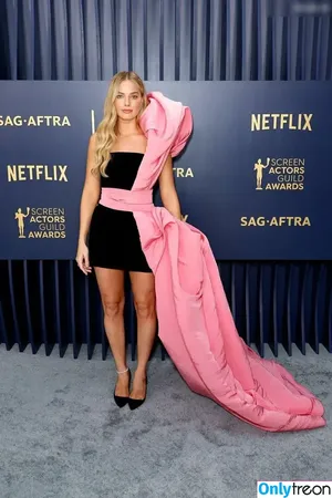 Margot Robbie / margotrobbieofficial nude photo #2955