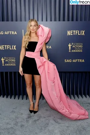 Margot Robbie / margotrobbieofficial nude photo #2956
