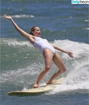 Margot Robbie / margotrobbieofficial nude photo #2994