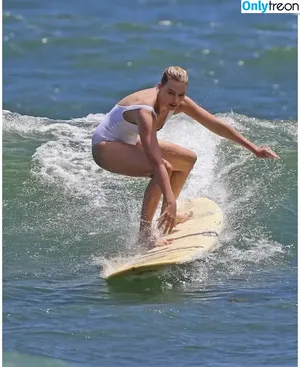Margot Robbie / margotrobbieofficial nude photo #2999