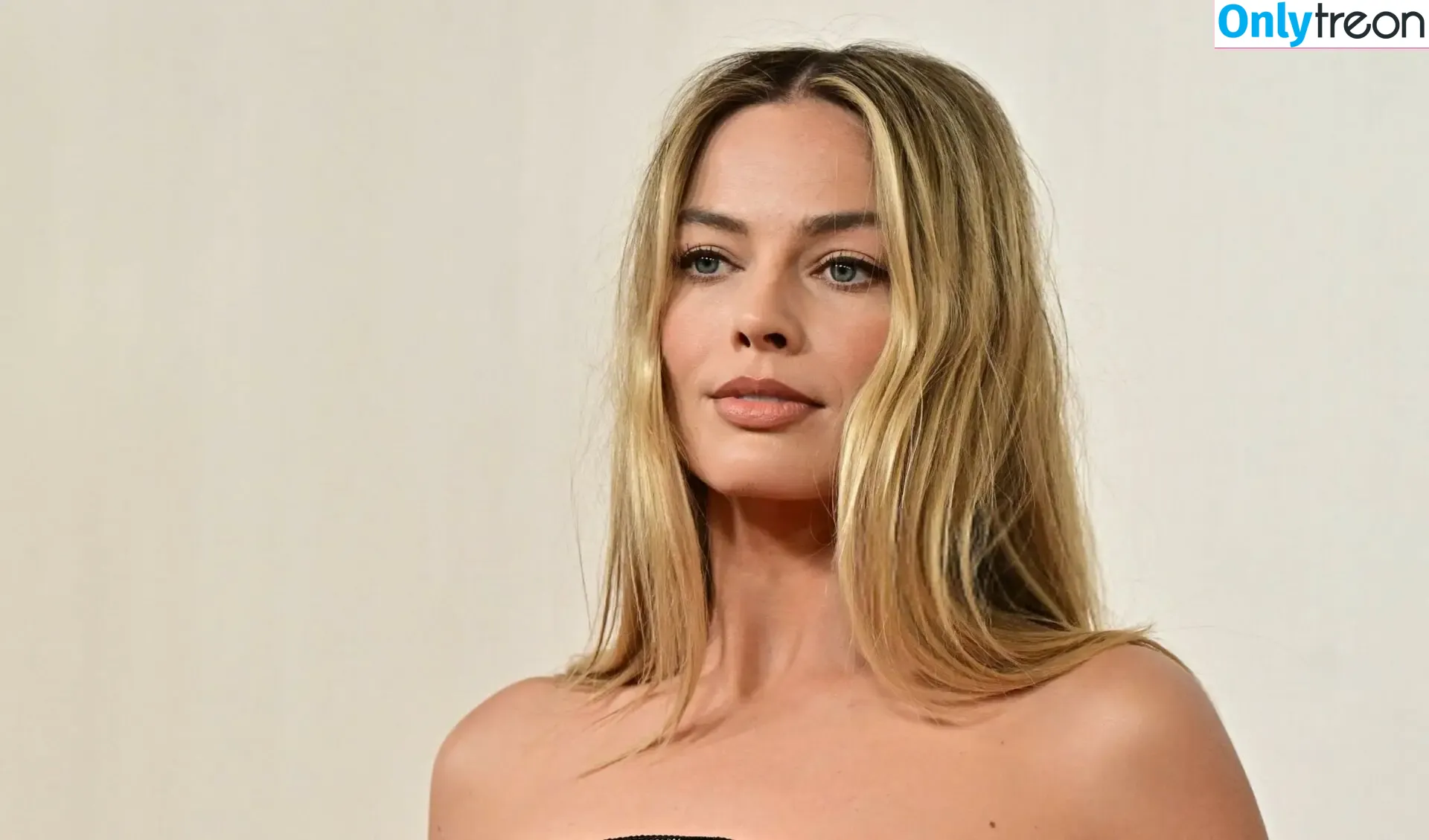 Margot Robbie nude photo #2062 (margotrobbieofficial)