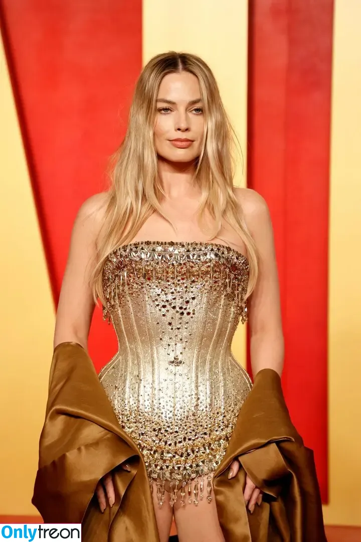 Margot Robbie nude photo #2087 (margotrobbieofficial)