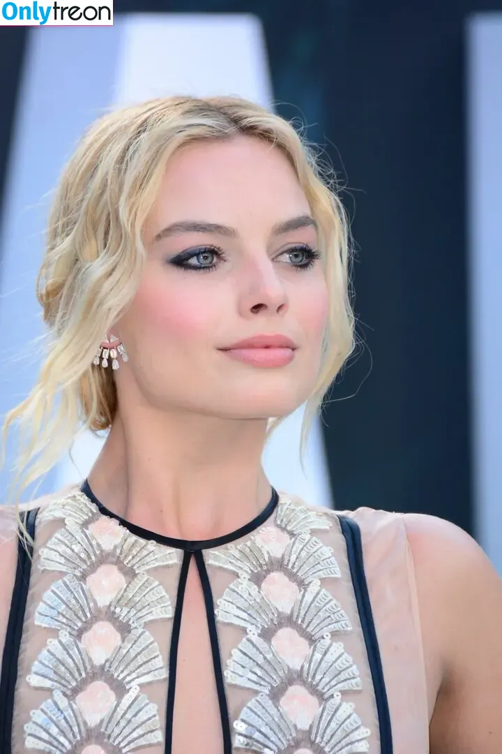 Margot Robbie nude photo #2170 (margotrobbieofficial)