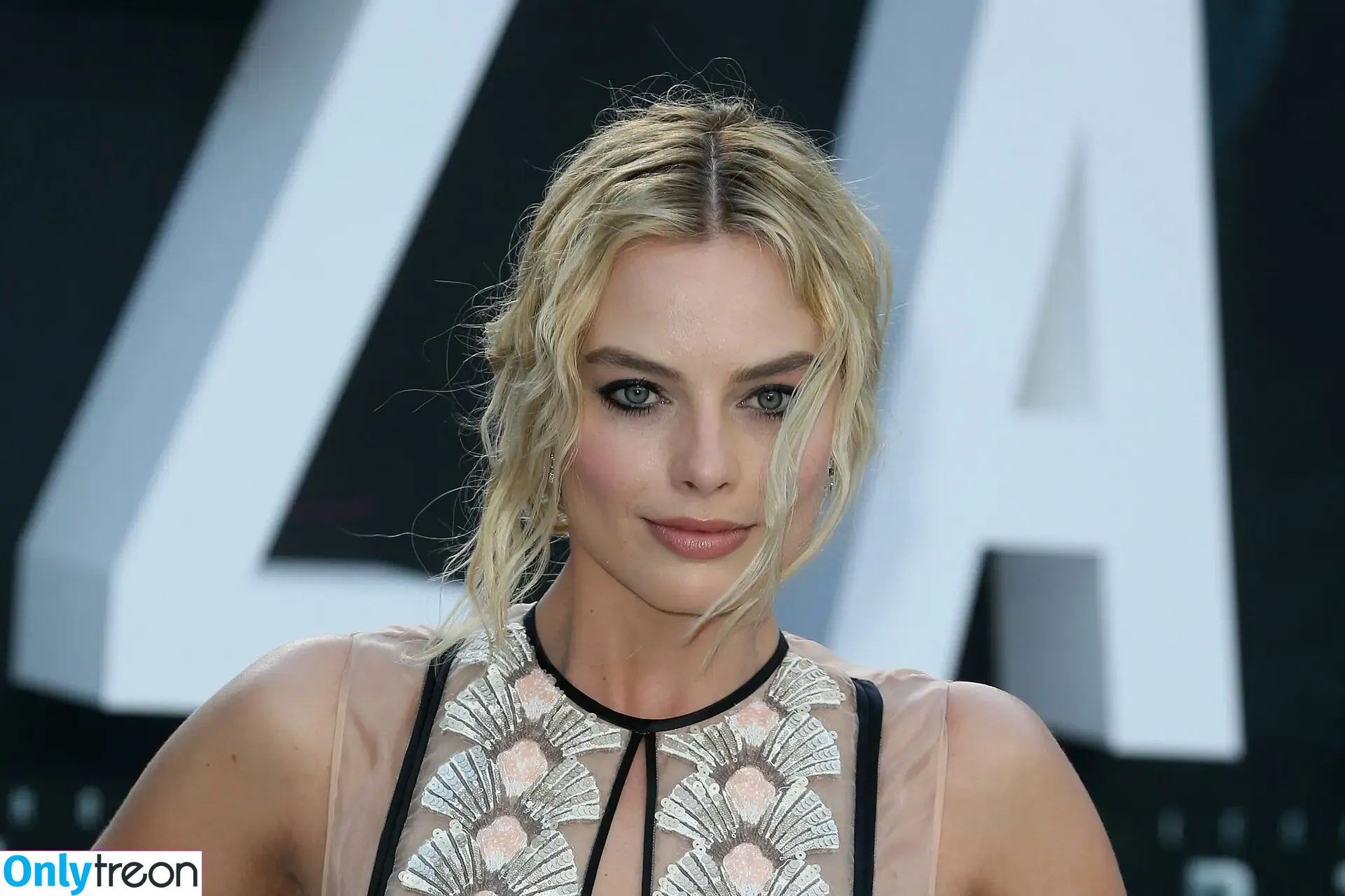 Margot Robbie nude photo #2172 (margotrobbieofficial)