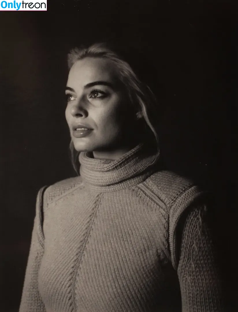 Margot Robbie nude photo #2251 (margotrobbieofficial)