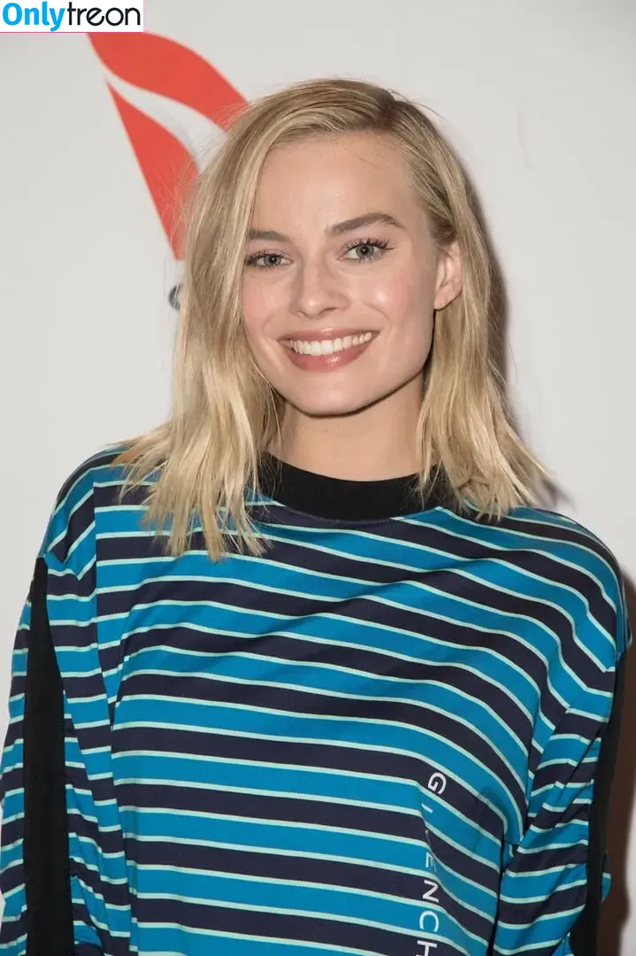 Margot Robbie nude photo #2290 (margotrobbieofficial)