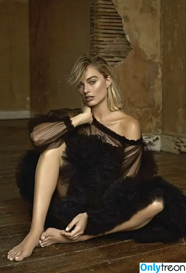 Margot Robbie nude photo #2416 (margotrobbieofficial)