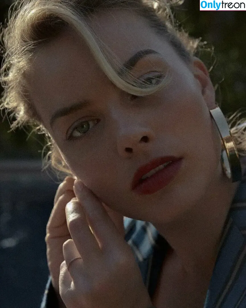 Margot Robbie nude photo #2432 (margotrobbieofficial)