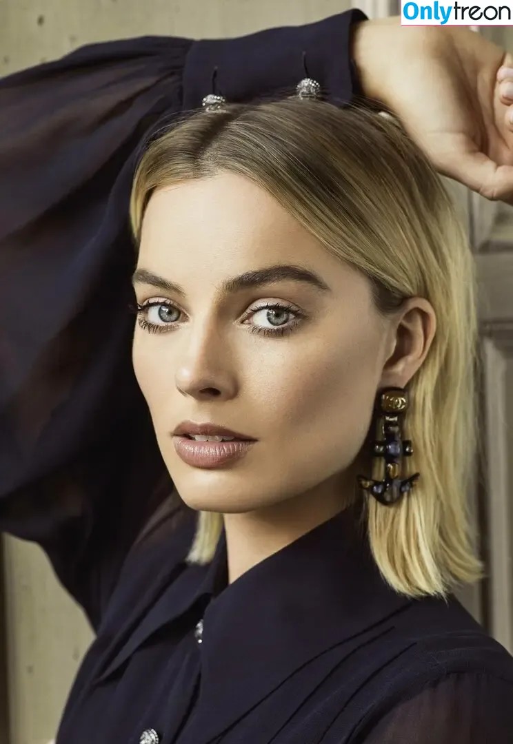 Margot Robbie nude photo #2438 (margotrobbieofficial)