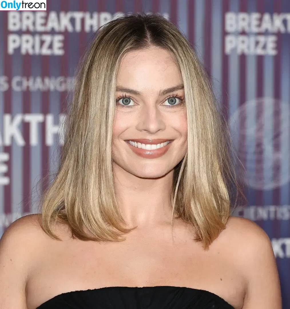 Margot Robbie nude photo #2449 (margotrobbieofficial)