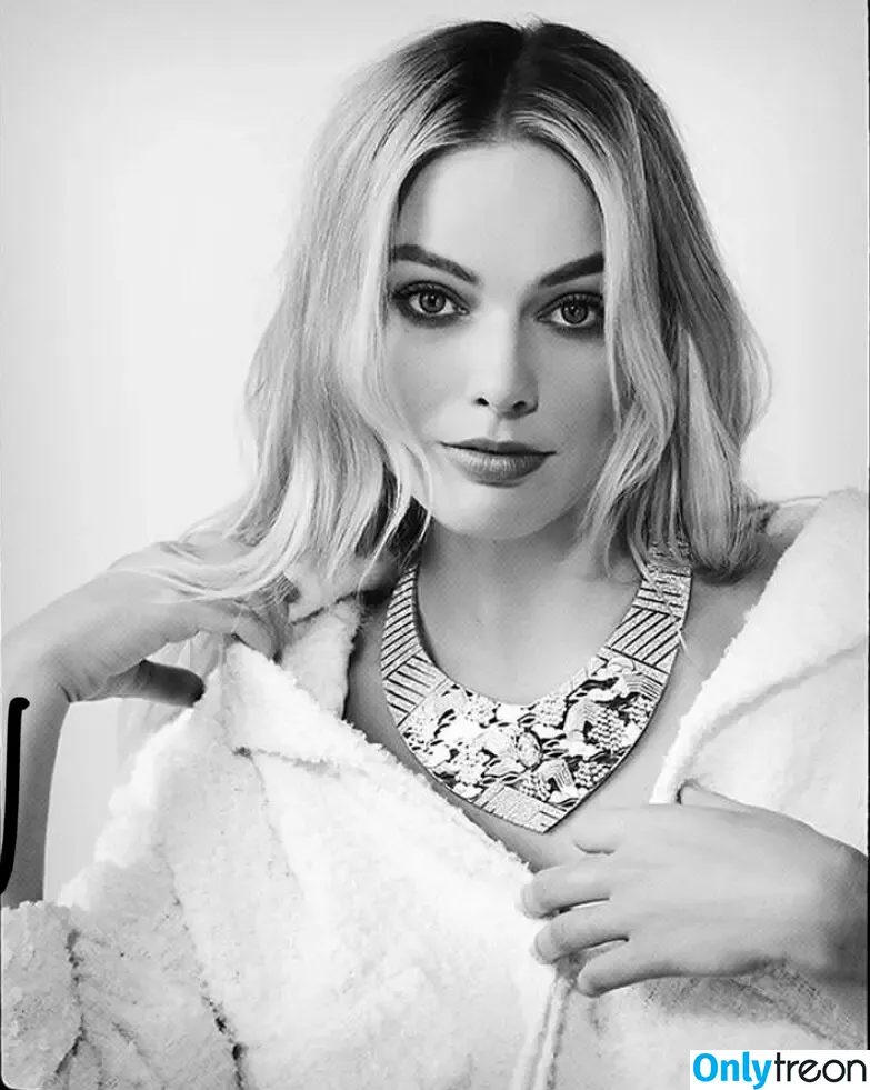 Margot Robbie nude photo #2462 (margotrobbieofficial)