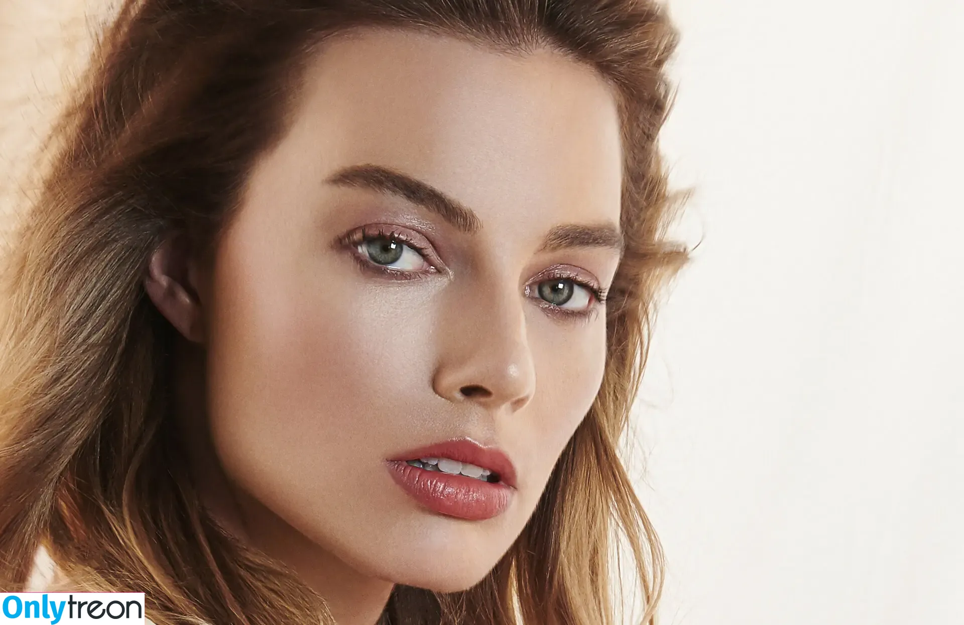 Margot Robbie nude photo #2550 (margotrobbieofficial)