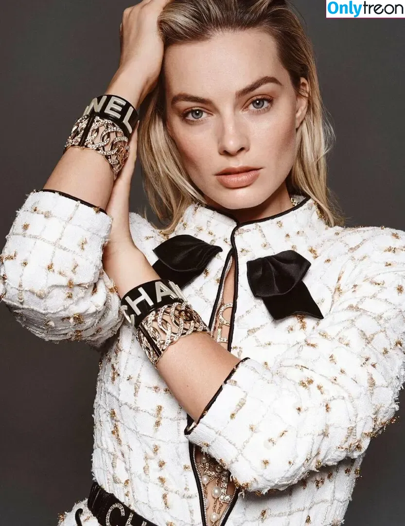 Margot Robbie nude photo #2570 (margotrobbieofficial)