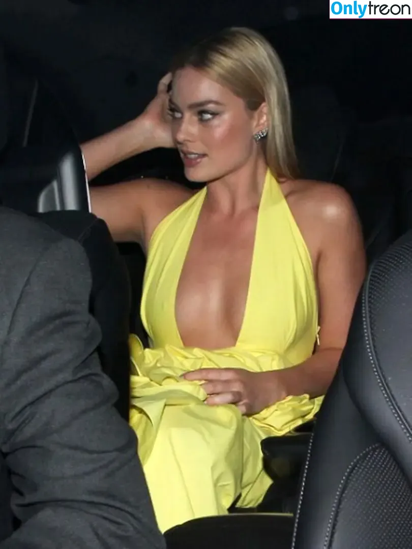 Margot Robbie nude photo #2579 (margotrobbieofficial)