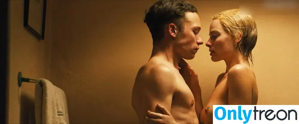Margot Robbie nude photo #2583 (margotrobbieofficial)