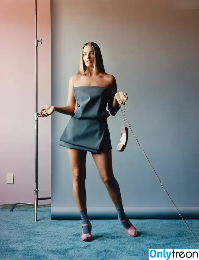 Margot Robbie nude photo #2726 (margotrobbieofficial)