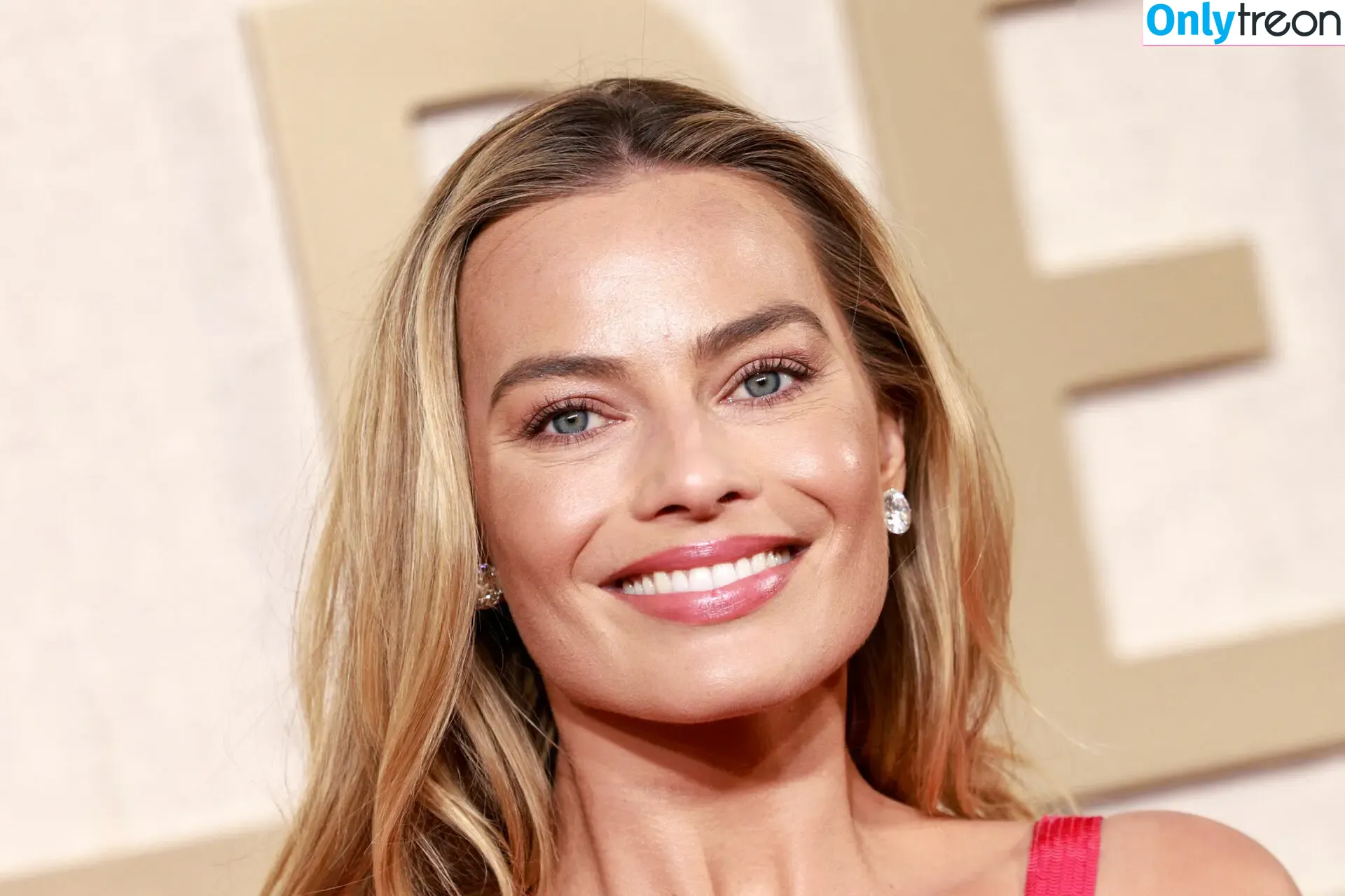 Margot Robbie nude photo #2812 (margotrobbieofficial)