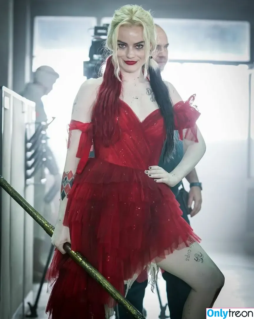 Margot Robbie nude photo #2869 (margotrobbieofficial)
