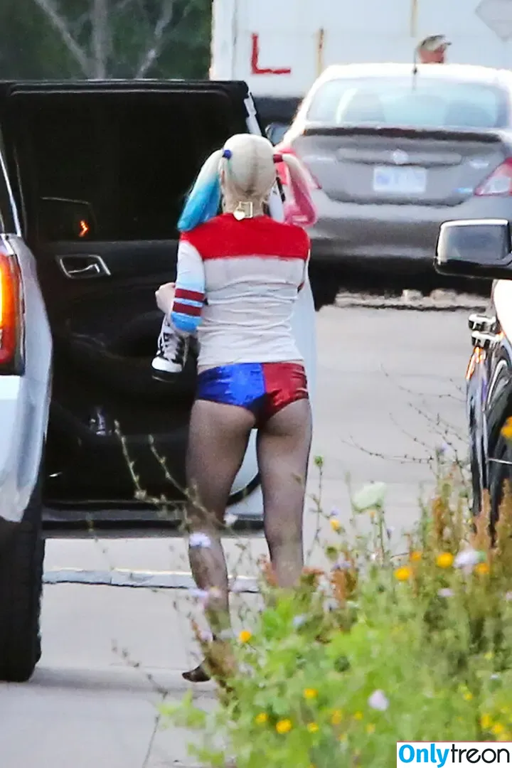 Margot Robbie nude photo #2872 (margotrobbieofficial)