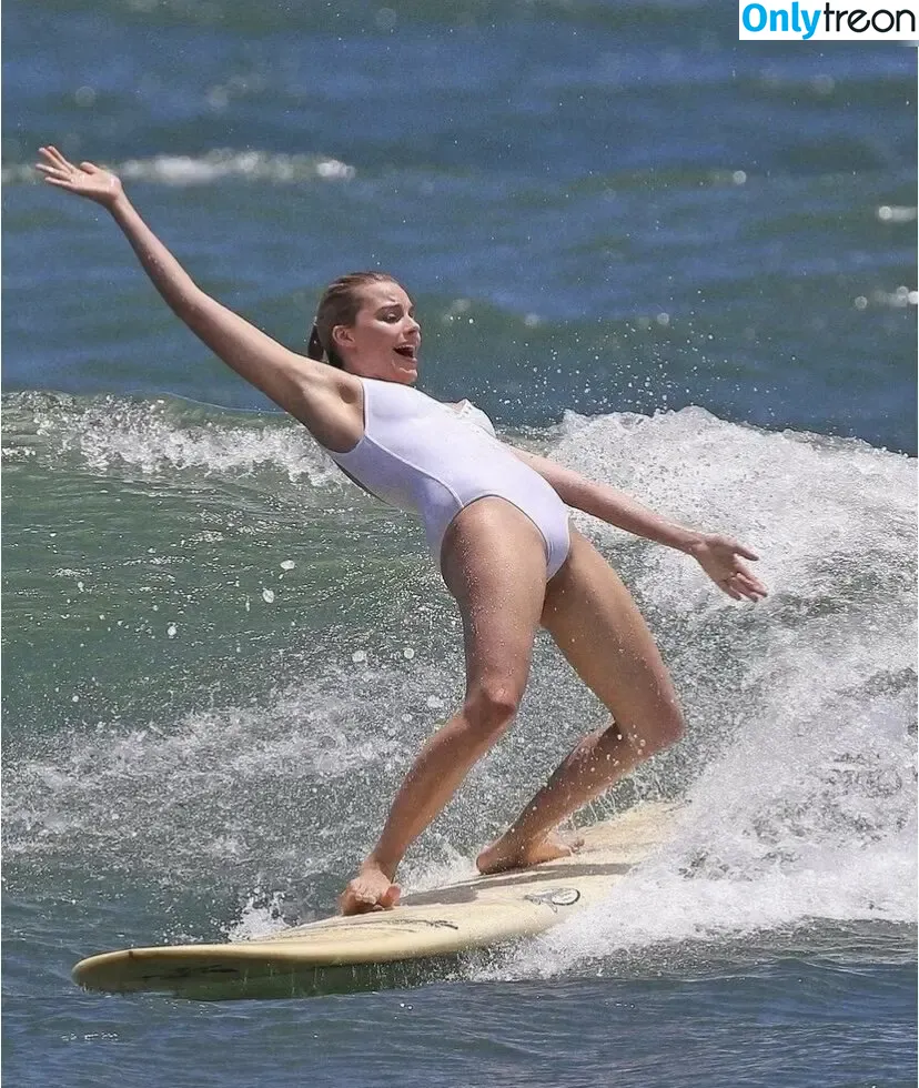 Margot Robbie nude photo #2994 (margotrobbieofficial)