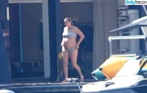 Margot Robbie / margotrobbieofficial nude photo #3134