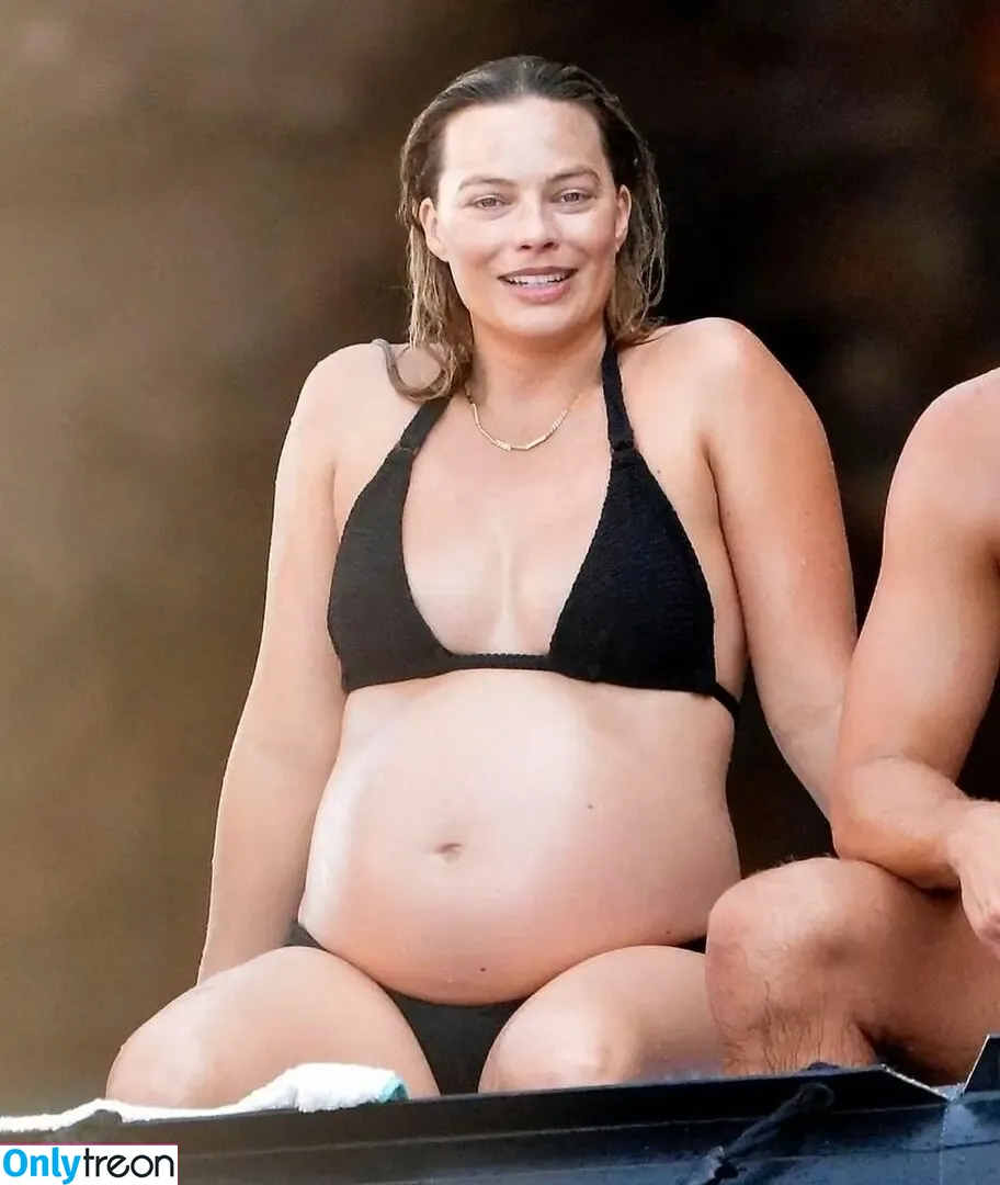 Margot Robbie nude photo #3090 (margotrobbieofficial)