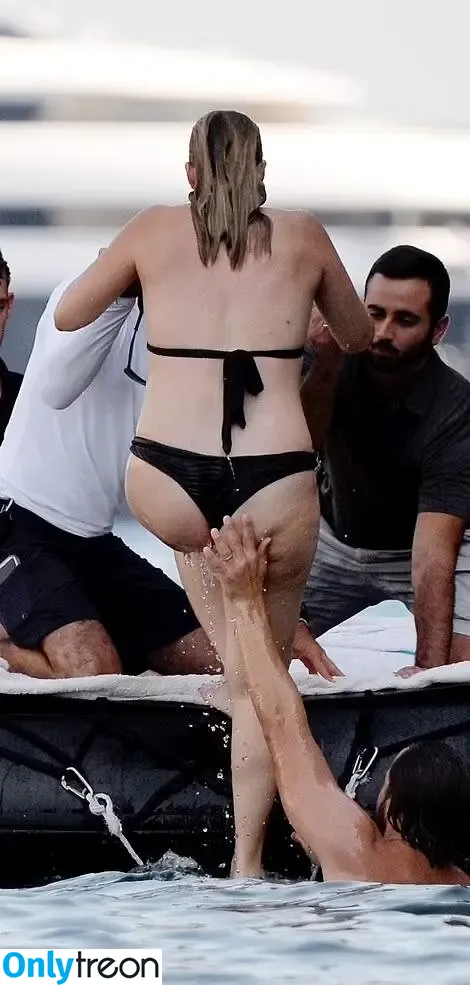 Margot Robbie nude photo #3093 (margotrobbieofficial)