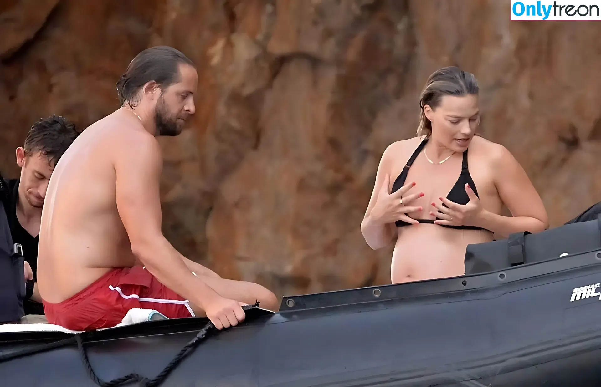 Margot Robbie nude photo #3102 (margotrobbieofficial)