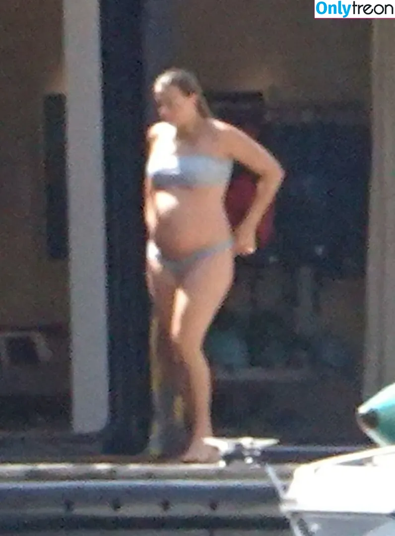 Margot Robbie nude photo #3141 (margotrobbieofficial)