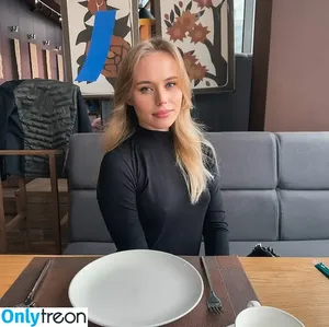 Mari Moore / marimoore.inst nude photo #0002
