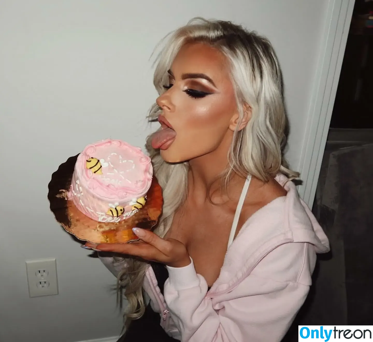 Mariah May nude photo #0386 (MariahMayx)