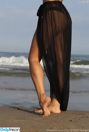 Marie French Feetgirl / mariefrenchfeet / mariefrenchfeetgirl / storyofmarieffg nude photo #0039