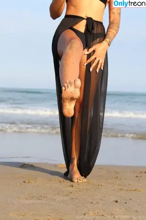 Marie French Feetgirl / mariefrenchfeet / mariefrenchfeetgirl / storyofmarieffg nude photo #0047