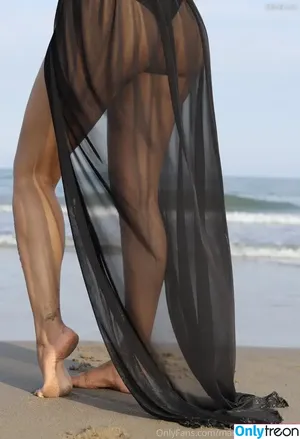 Marie French Feetgirl / mariefrenchfeet / mariefrenchfeetgirl / storyofmarieffg nude photo #0064