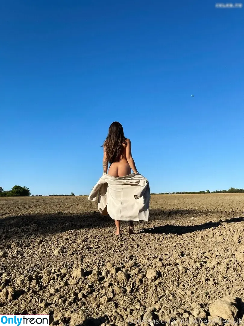 Marie French Feetgirl nude photo #0060 (mariefrenchfeet / mariefrenchfeetgirl / storyofmarieffg)