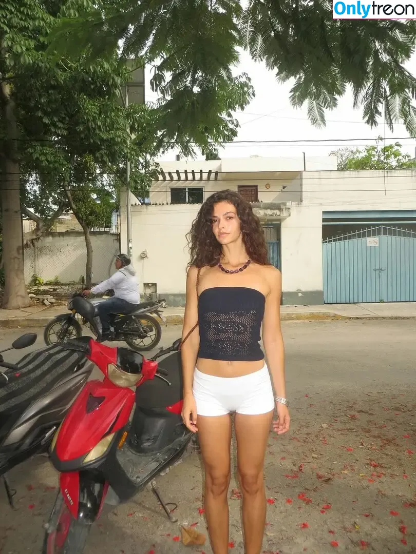 Marie Teissonniere nude photo #0063 (marie_teissonniere)