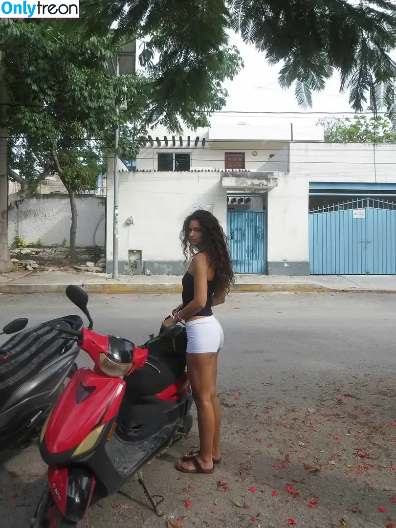 Marie Teissonniere nude photo #0064 (marie_teissonniere)