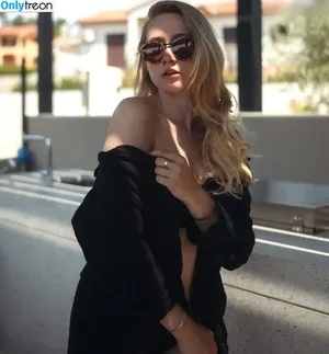  nude photo #0005