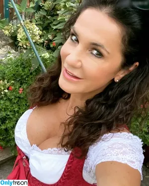Mariella Ahrens / mariellaahrens nude photo #0052