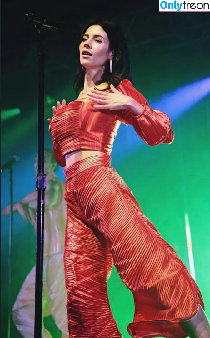 Marina Diamandis nude photo #0123 (marina and the diamonds / marinadiamandis)