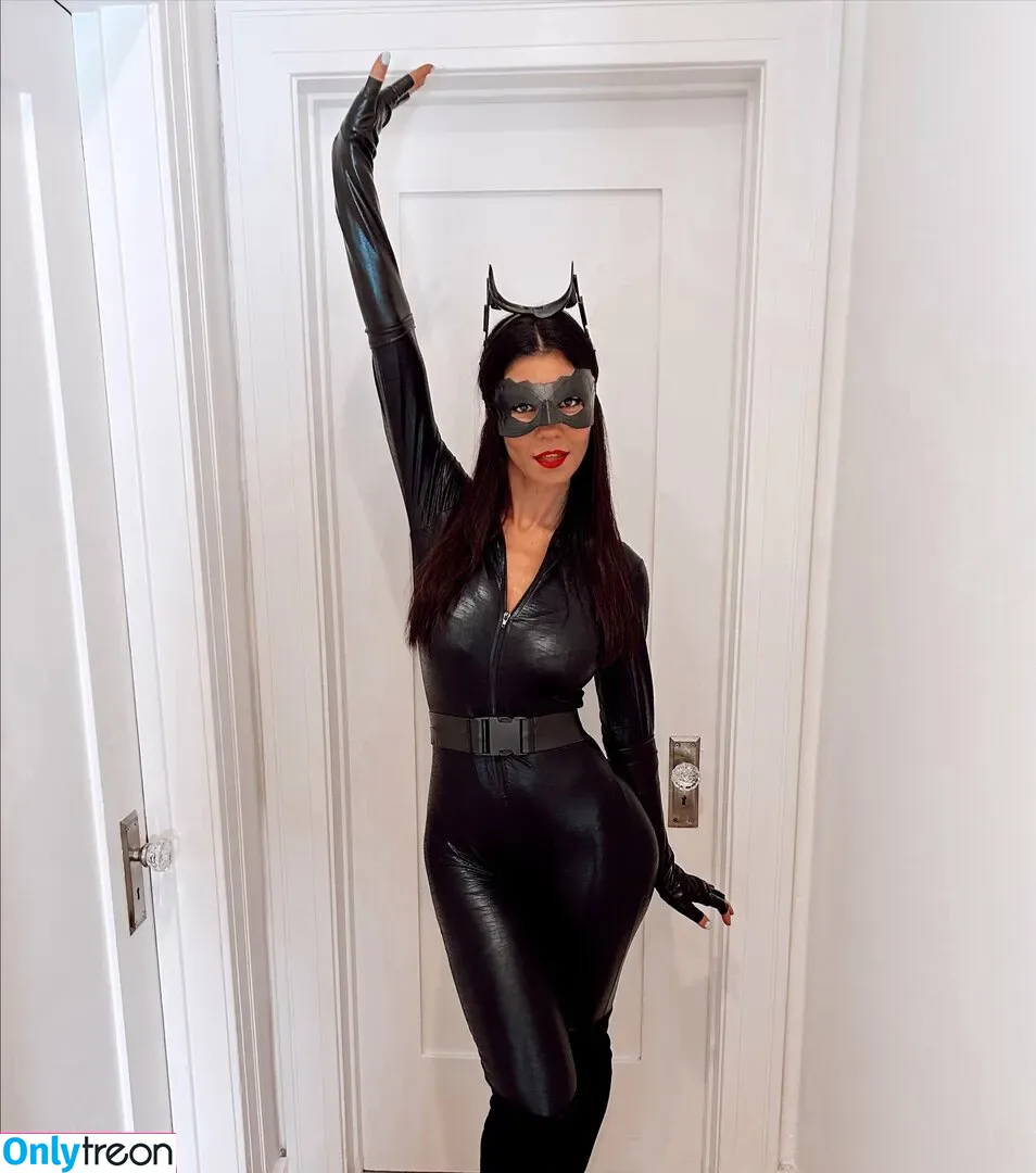 Marina Diamandis nude photo #0246 (marina and the diamonds / marinadiamandis)