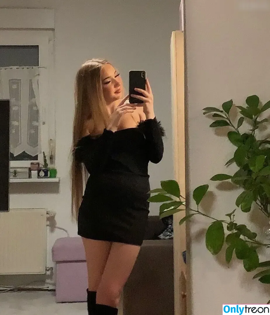 marina.epic nude photo #0002 (marina.epic)