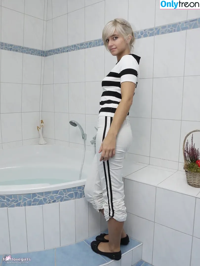 Marinka nude photo #0252 (Marinka)