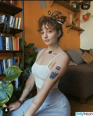  nude photo #0005